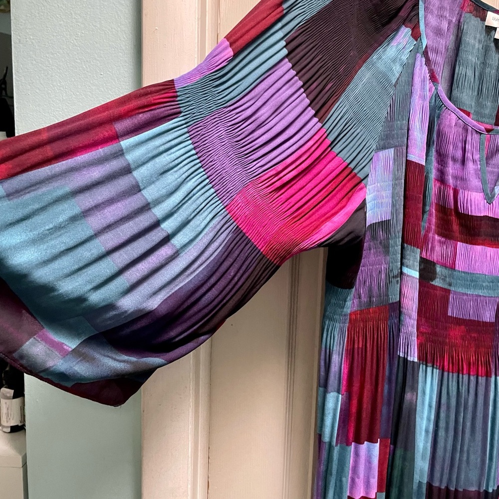 Avenue blouse, purple and pink, scrunchy in front and arms, flows